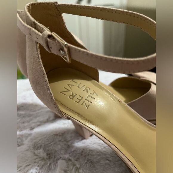 Naturalizer Carla Pink Buckle Sandals 3.5” Heels. Silver Buckle Size 10 NWOB - Picture 8 of 9
